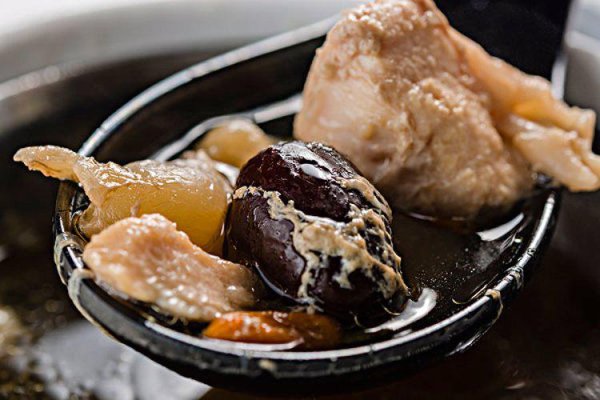 垒富优配 47岁女子凌晨脑出血去世，凶手竟是一碗汤：三种汤，伤肝肾还致癌